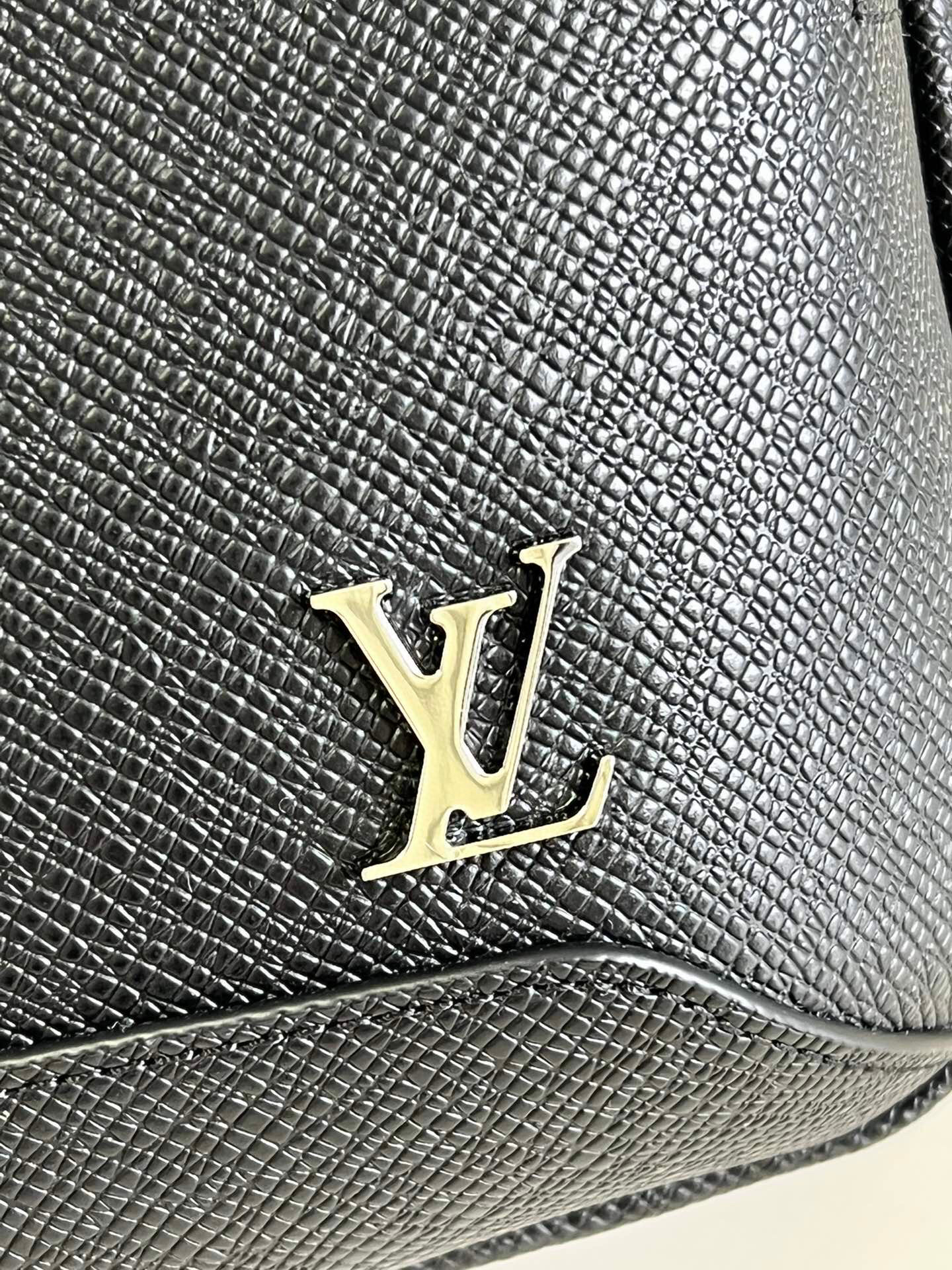 l**is V*t*n avenue