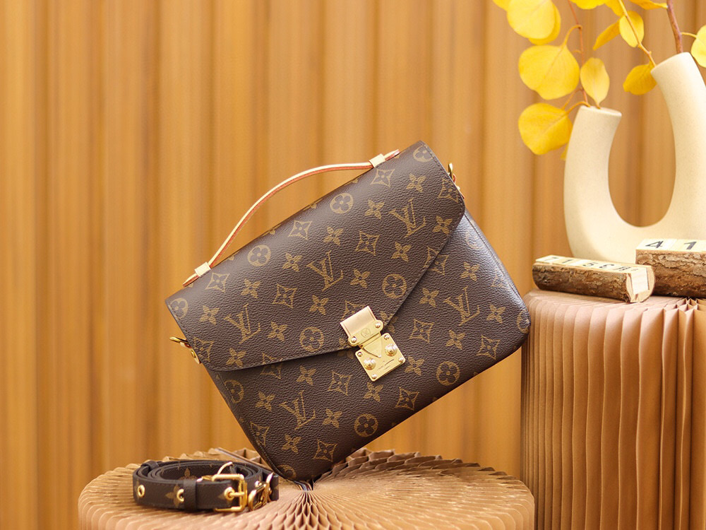l**is V*t*n pochette metis