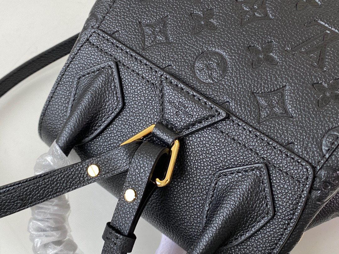 l**is V*t*n montsouris backpack