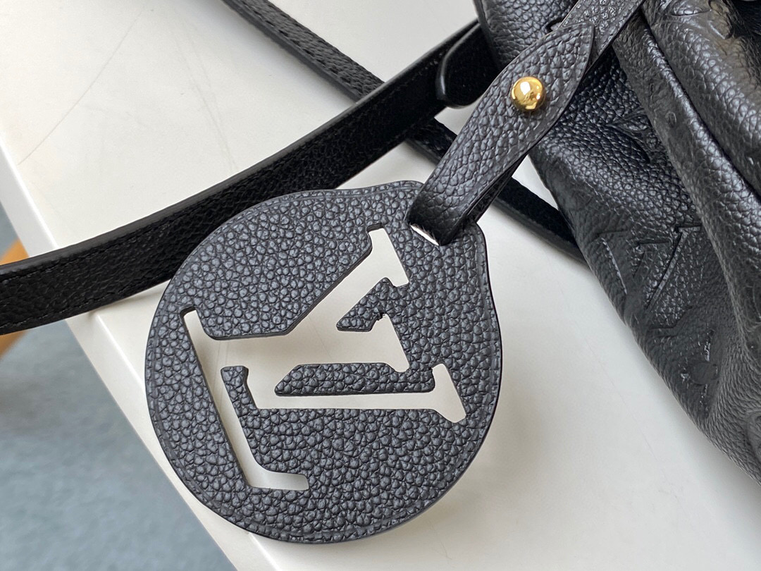 l**is V*t*n montsouris backpack