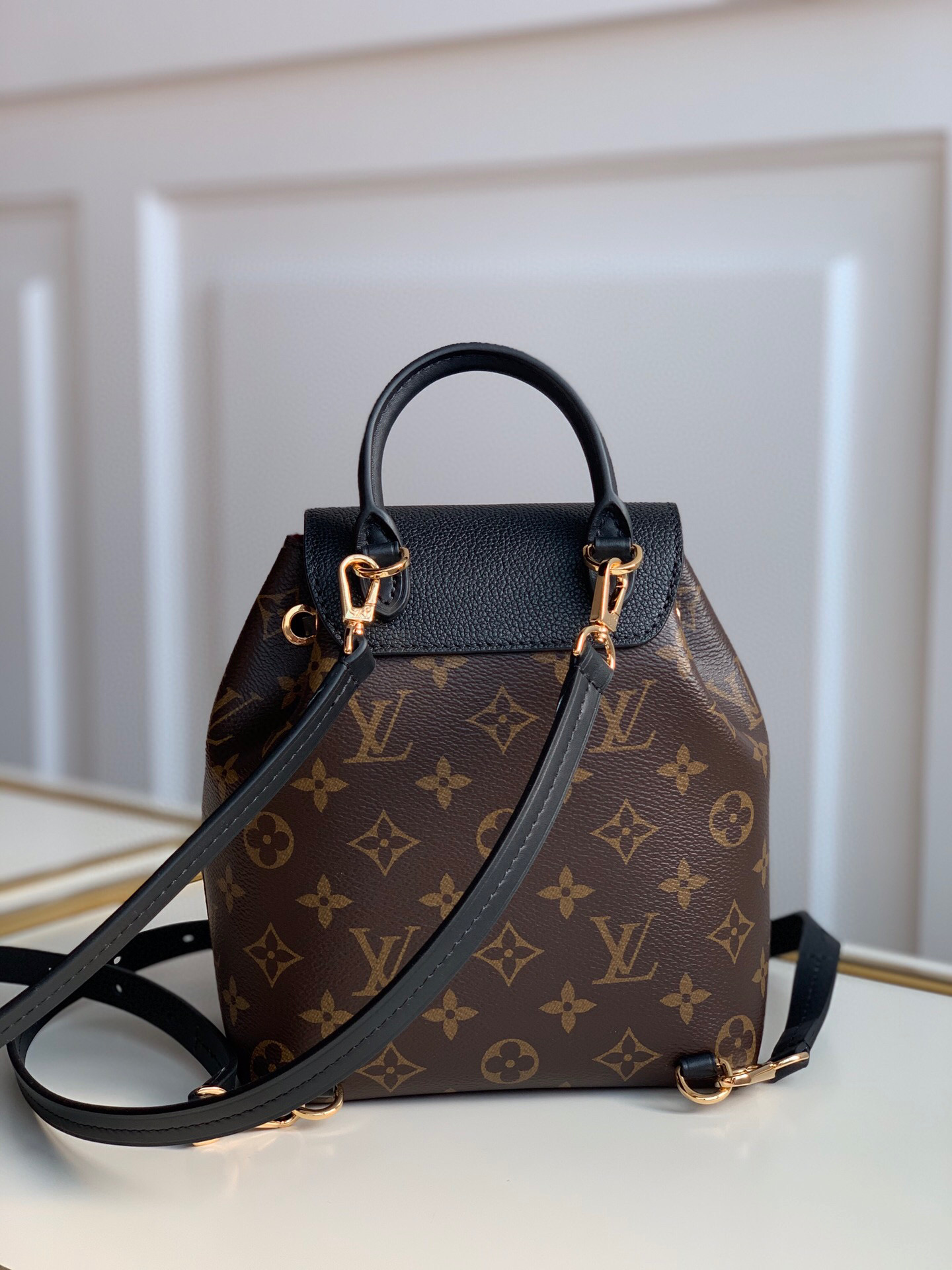 l**is V*t*n montsouris bb backpack