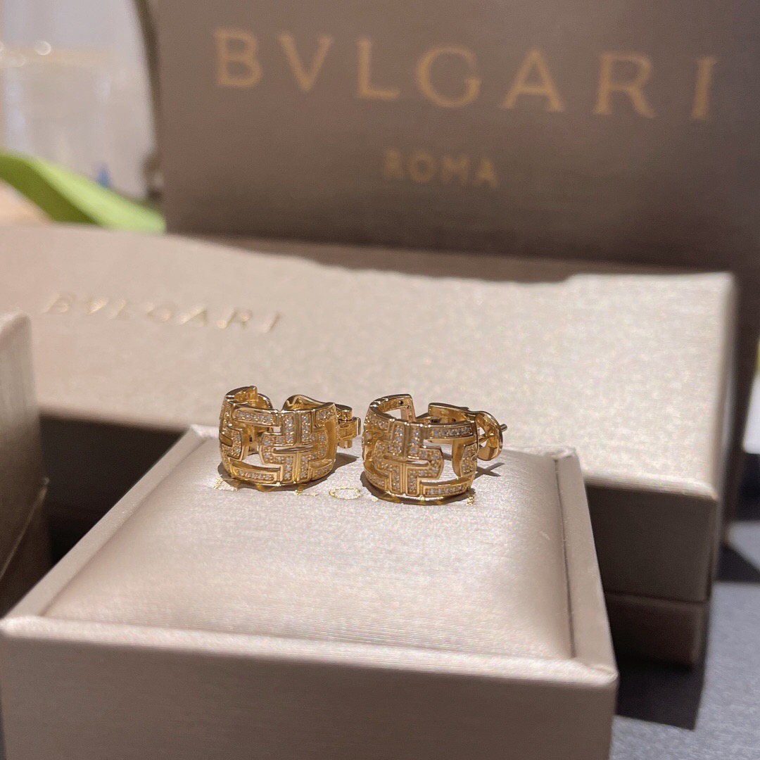B*l*ai earring