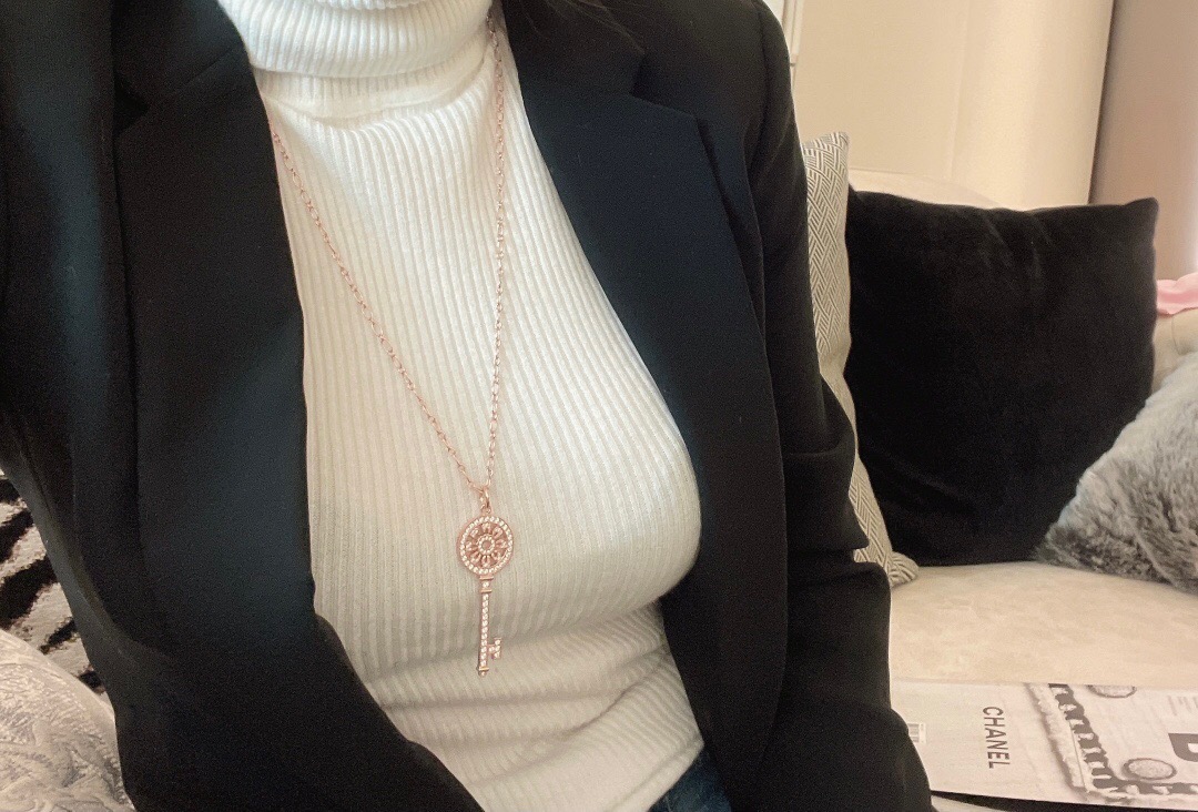 T*f*ny necklace