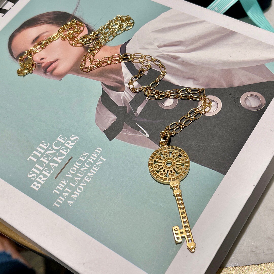 T*f*ny necklace