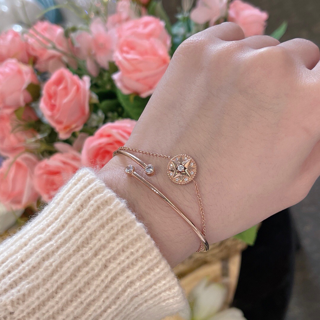 T*f*ny bracelet