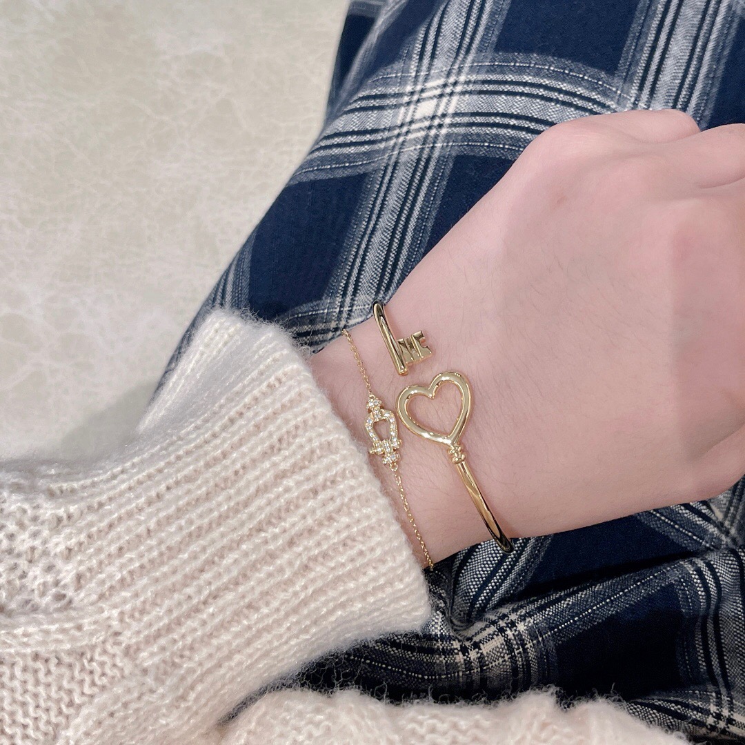 T*f*ny bracelet