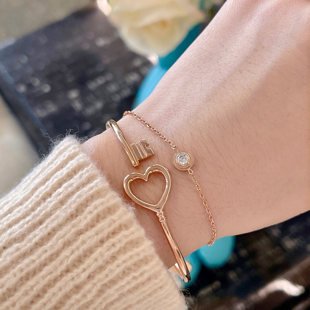 T*f*ny bracelet