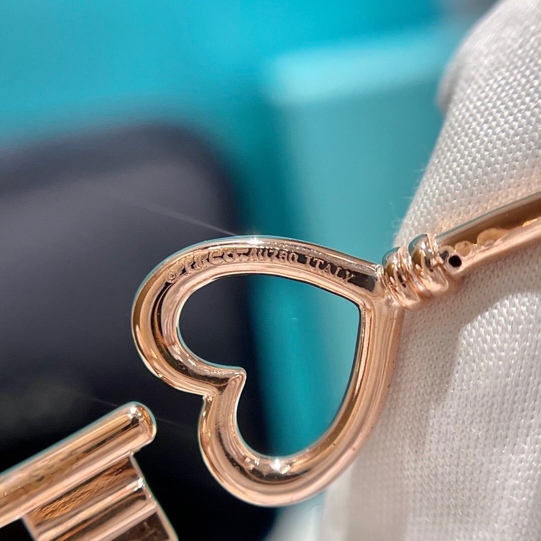 T*f*ny bracelet