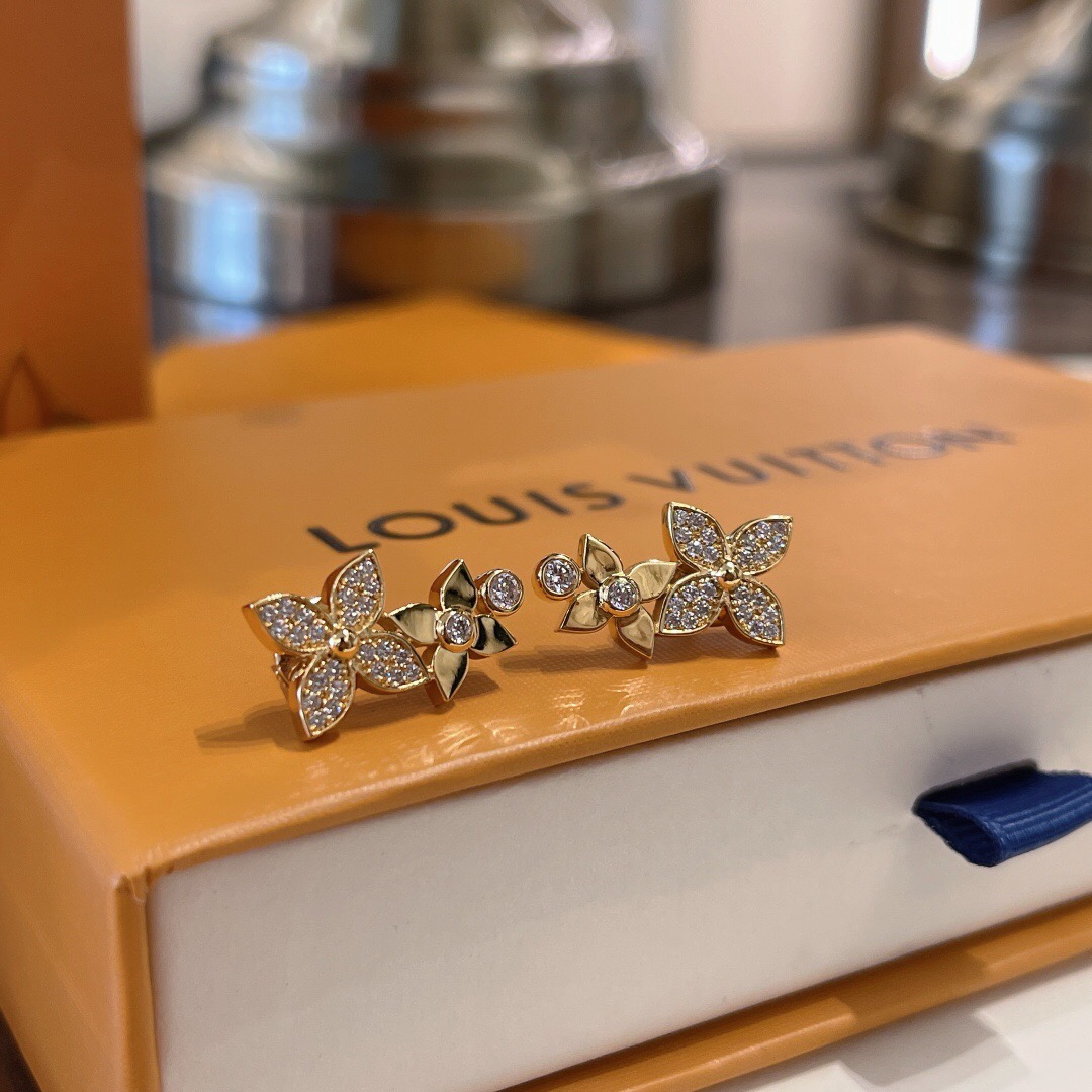l**is V*t*n earring