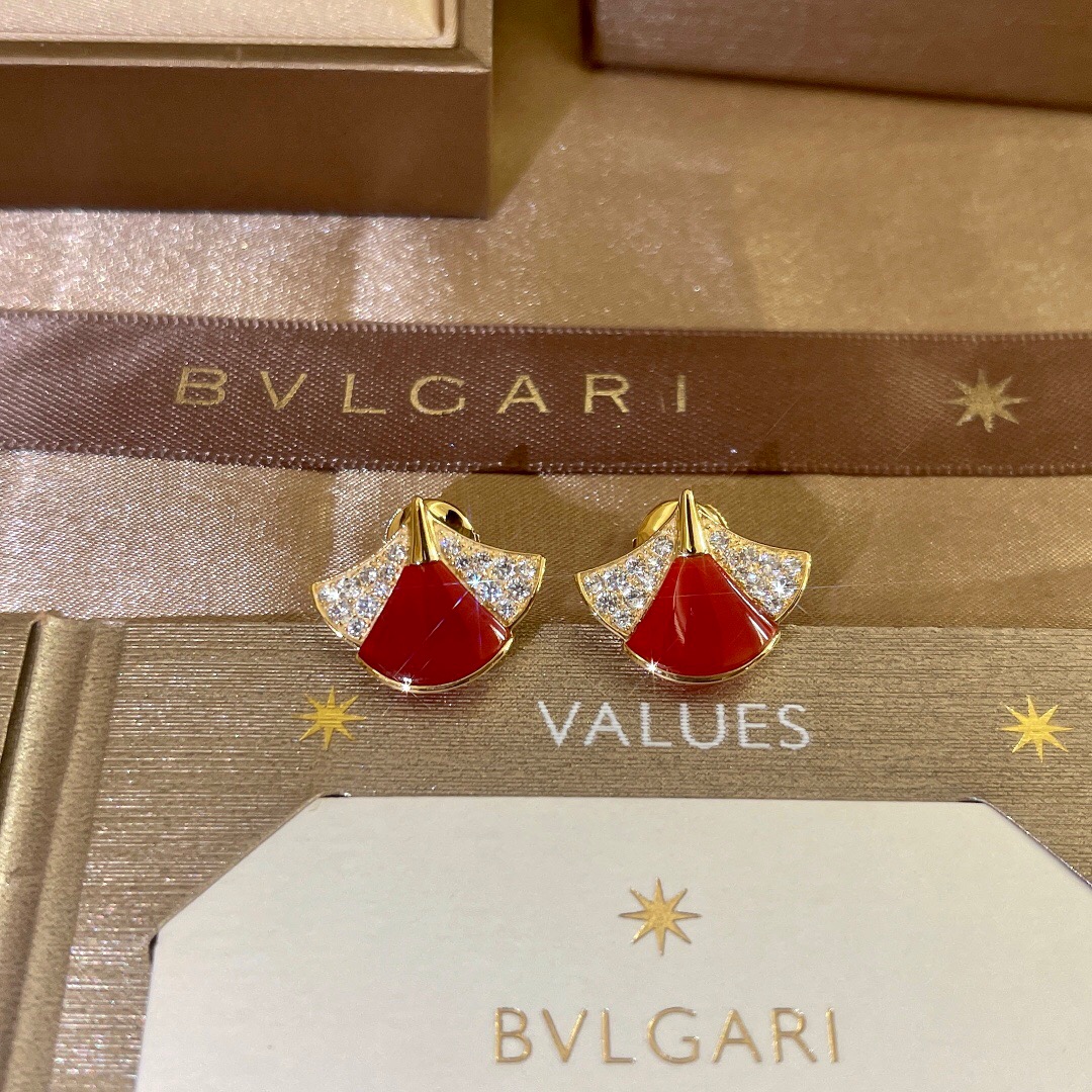 B*l*ai earring