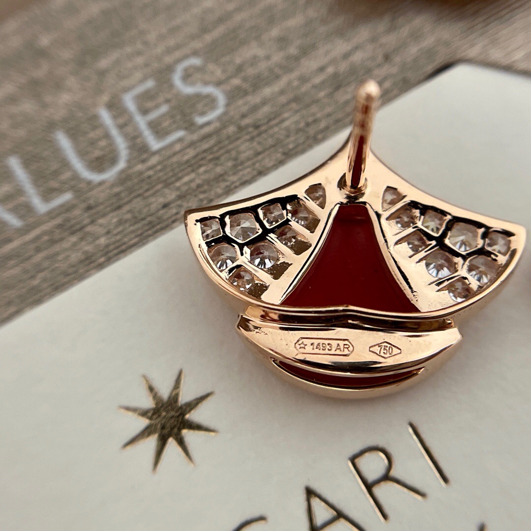 B*l*ai earring