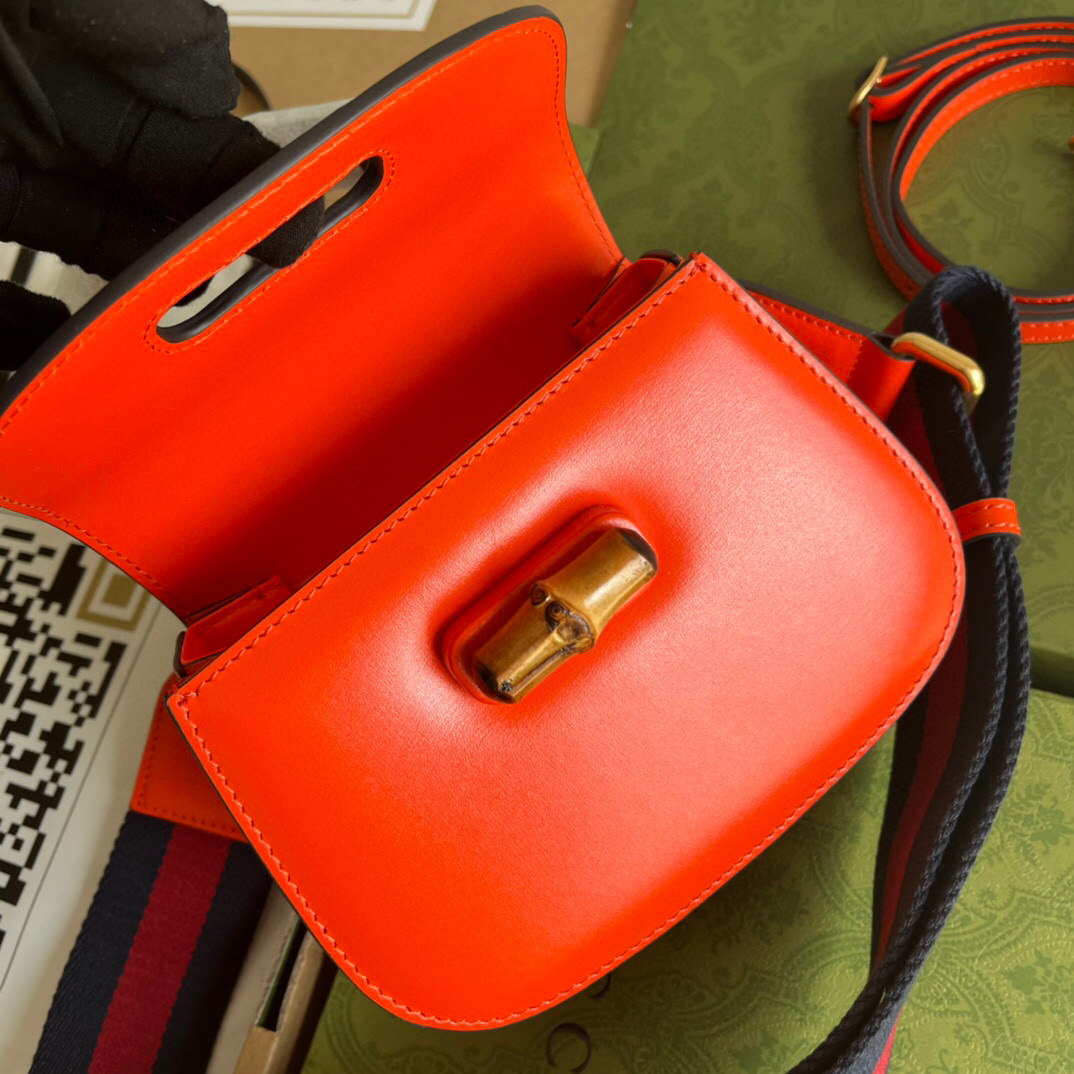 G*u*i bamboo handle bag