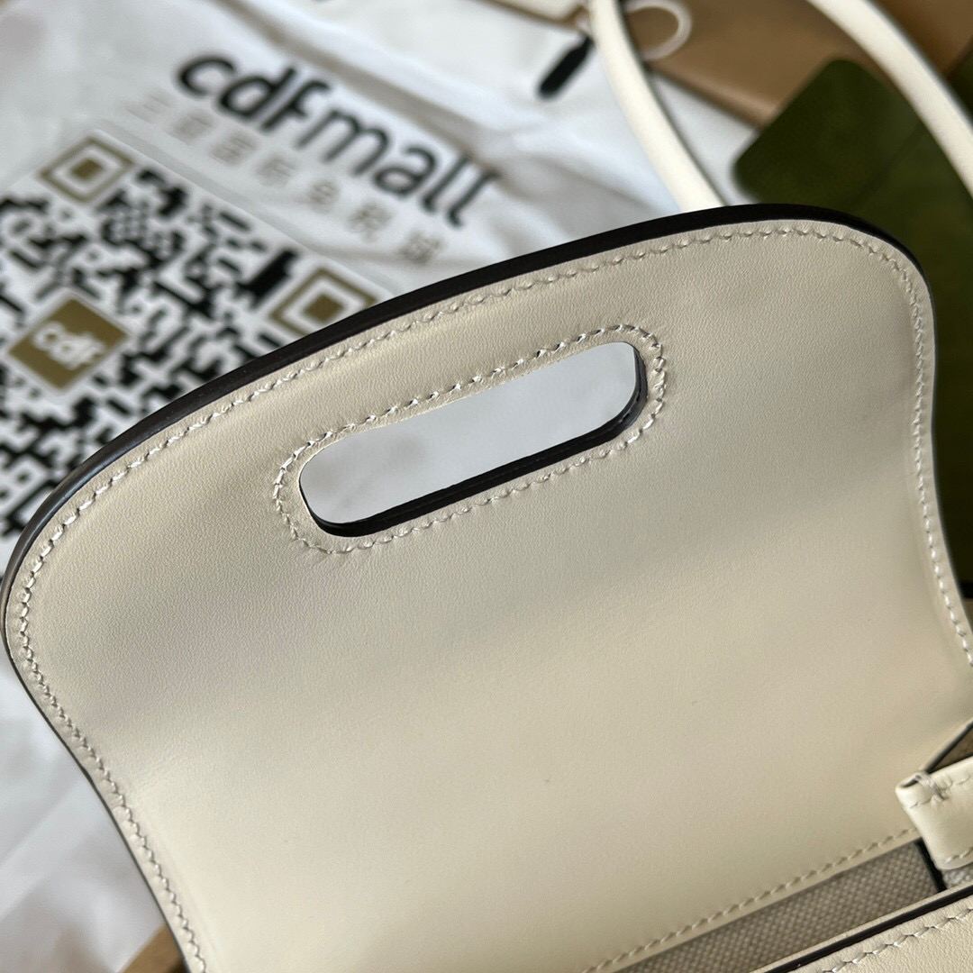 G*u*i bamboo handle bag