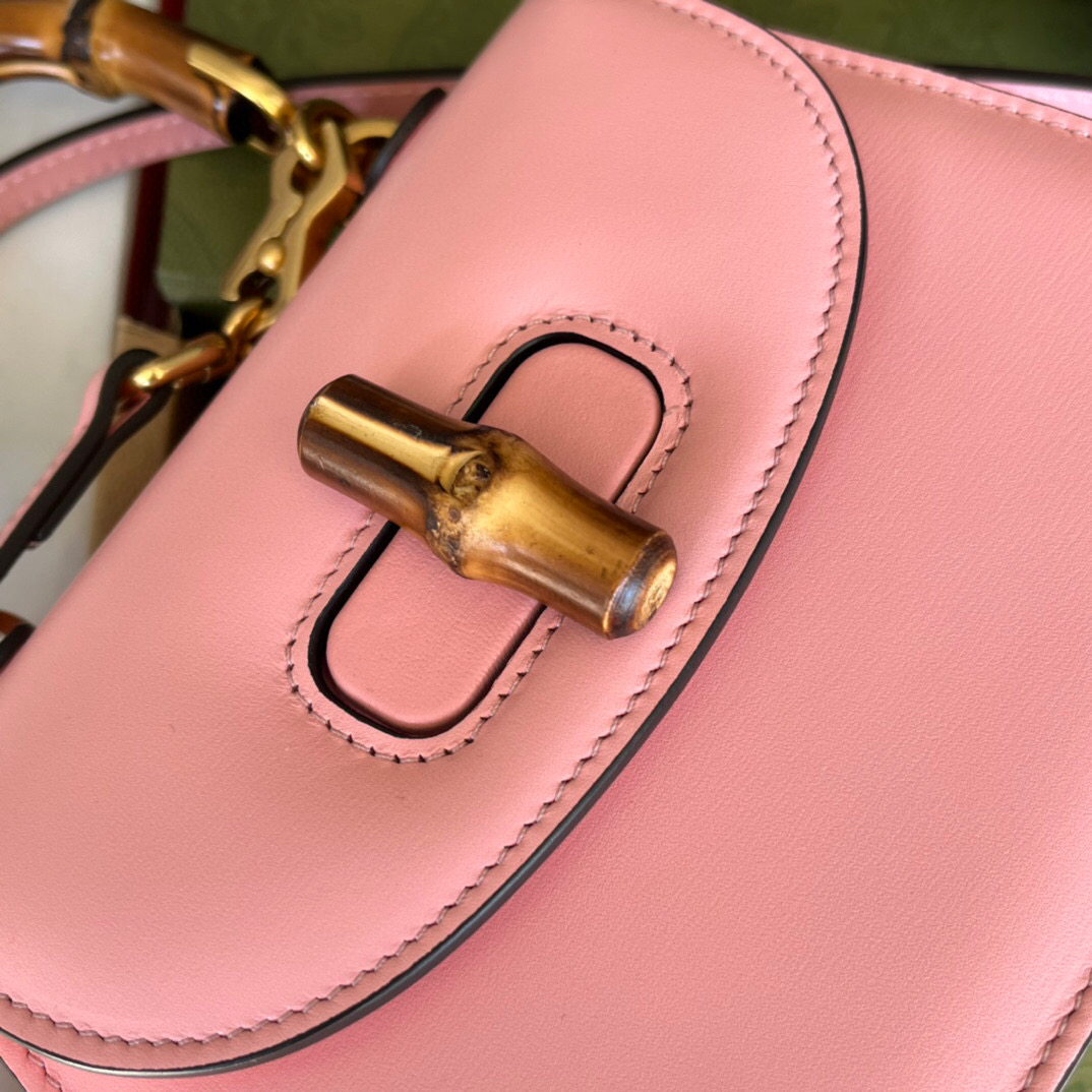 G*u*i bamboo handle bag