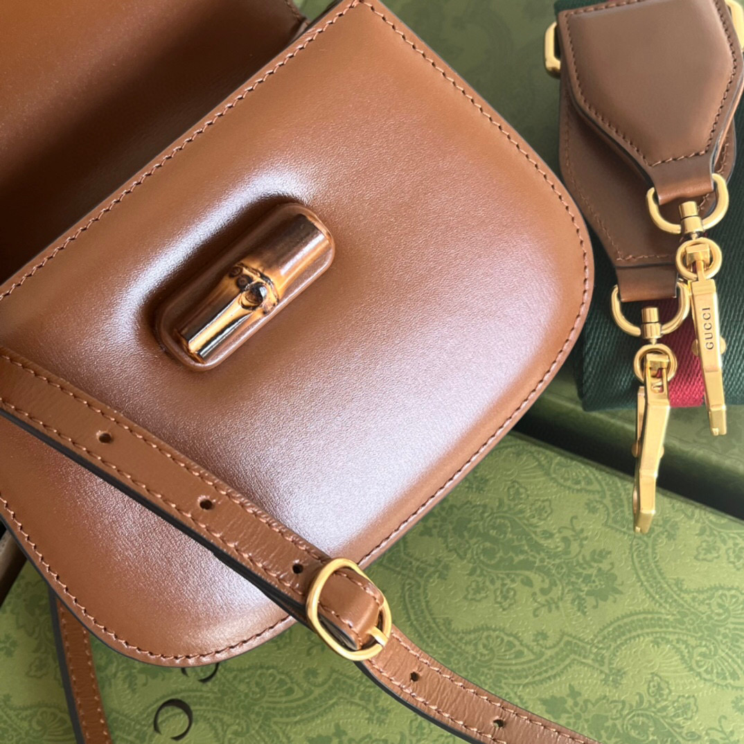 G*u*i bamboo handle bag