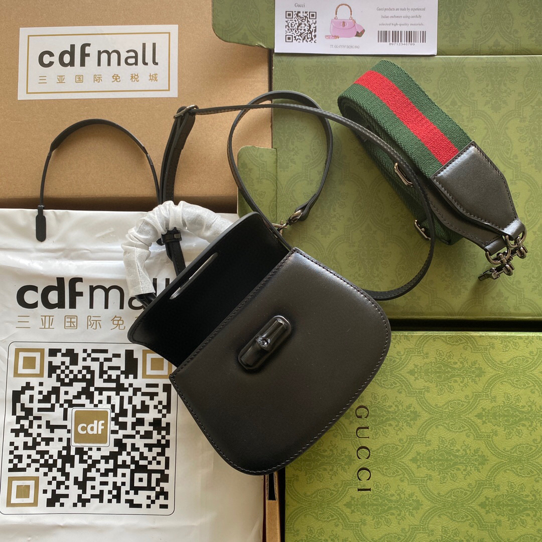 G*u*i bamboo handle bag