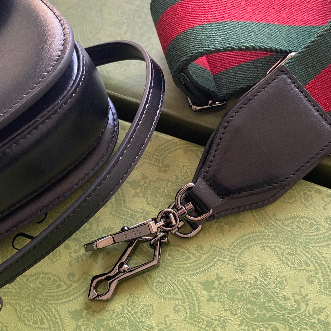 G*u*i bamboo handle bag