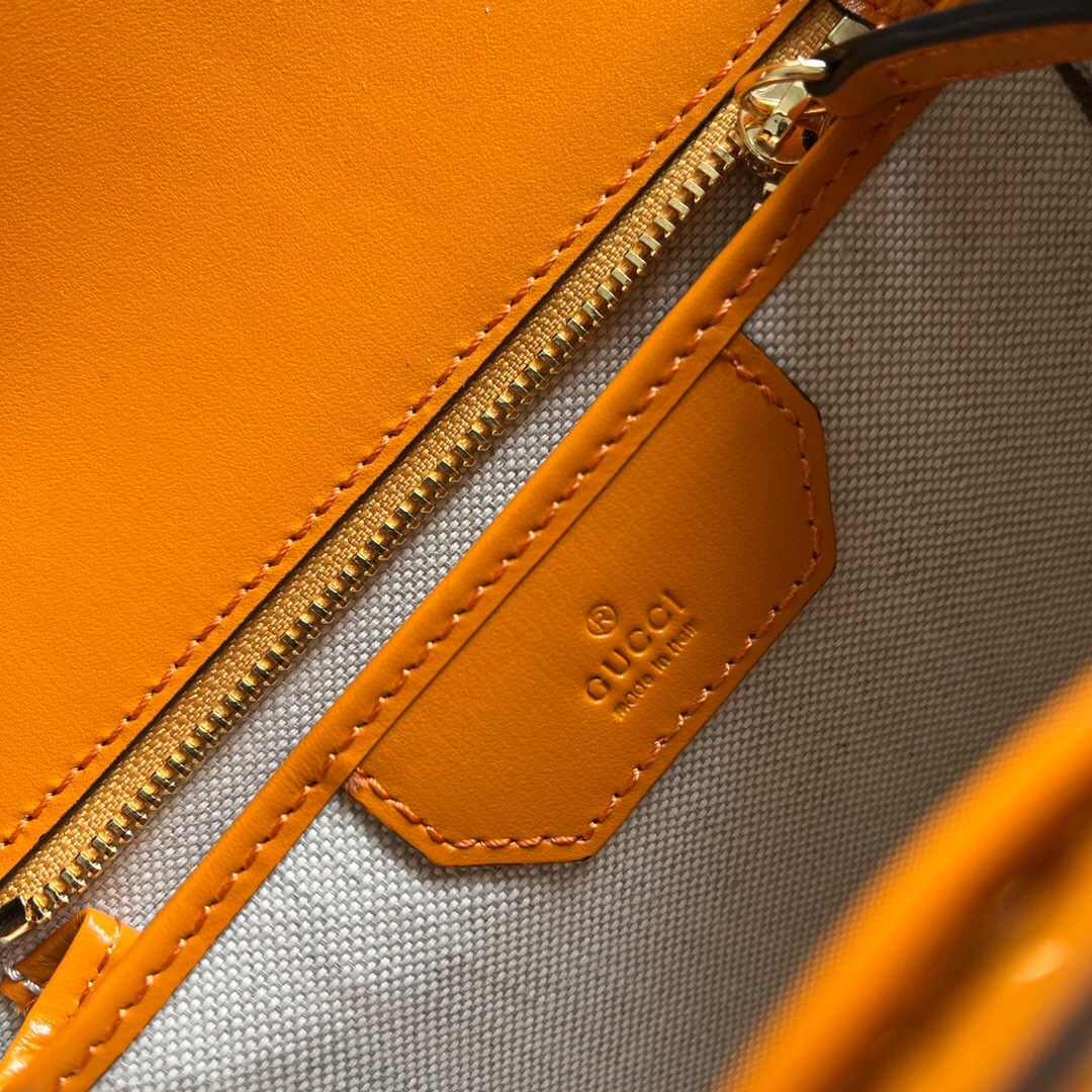 G*u*i bamboo handle bag