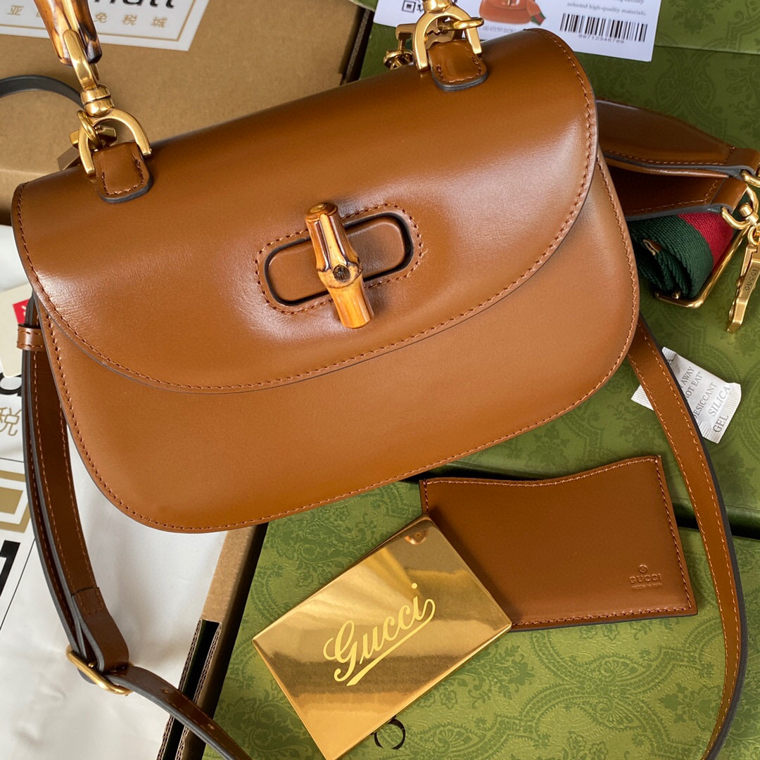 G*u*i bamboo handle bag