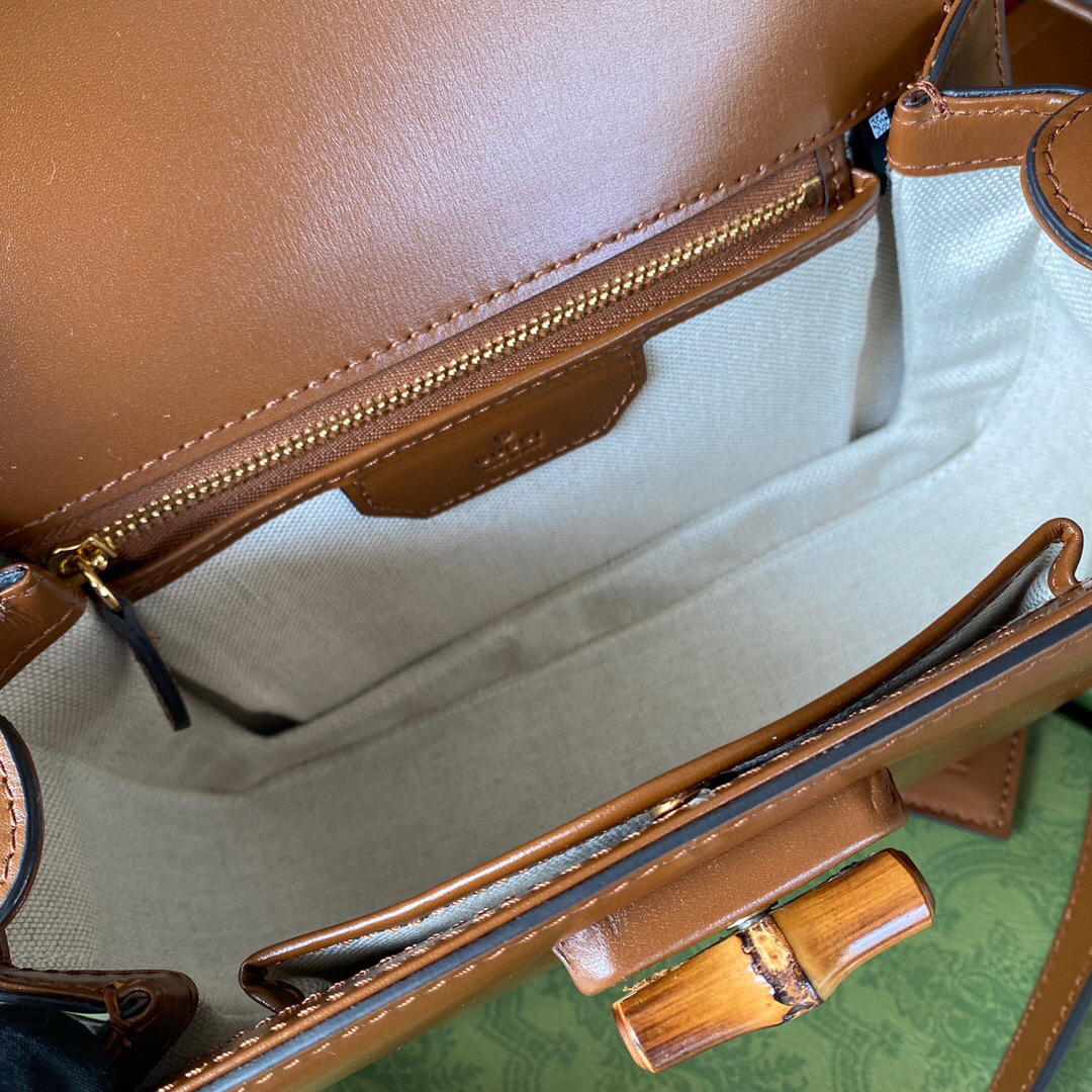 G*u*i bamboo handle bag