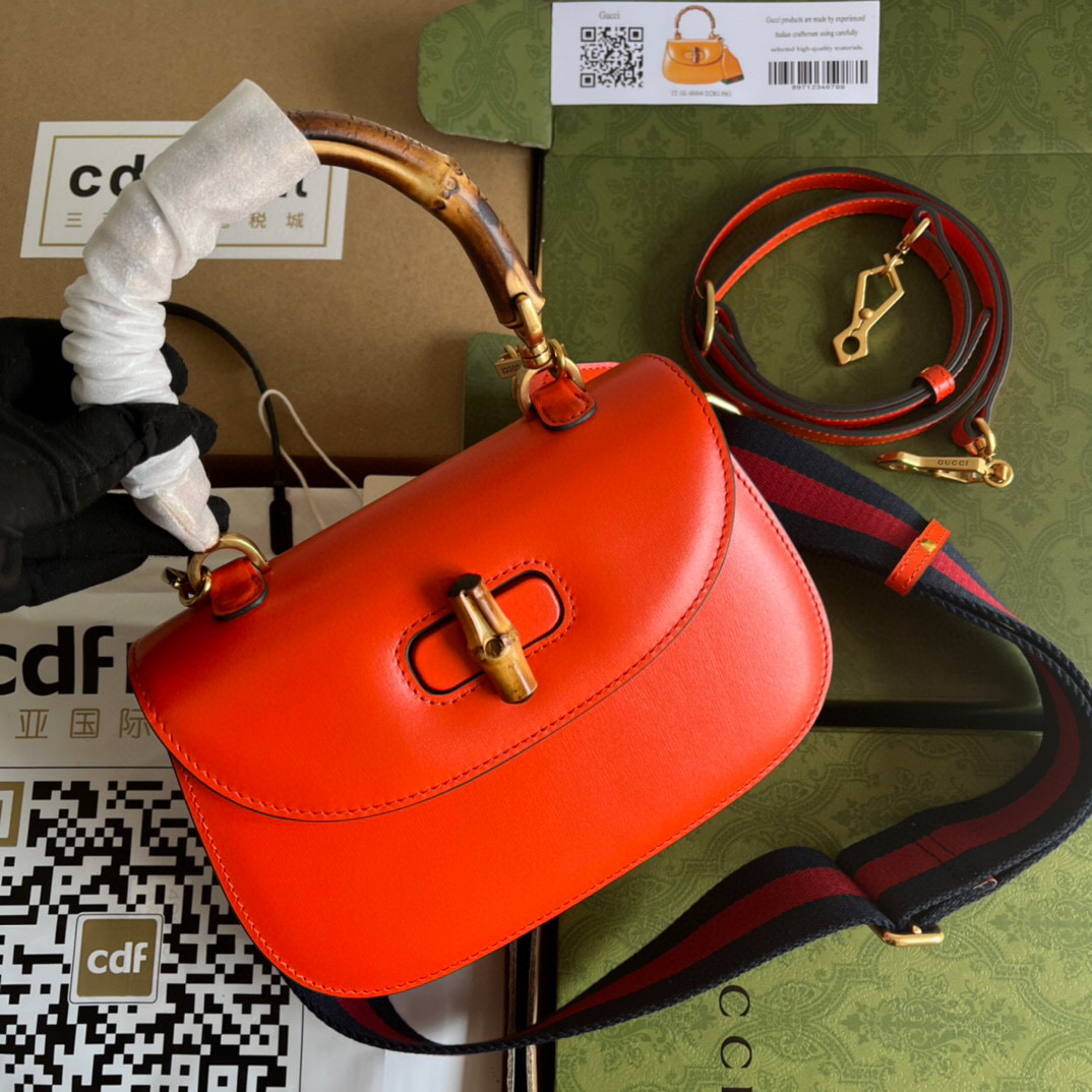G*u*i bamboo handle bag