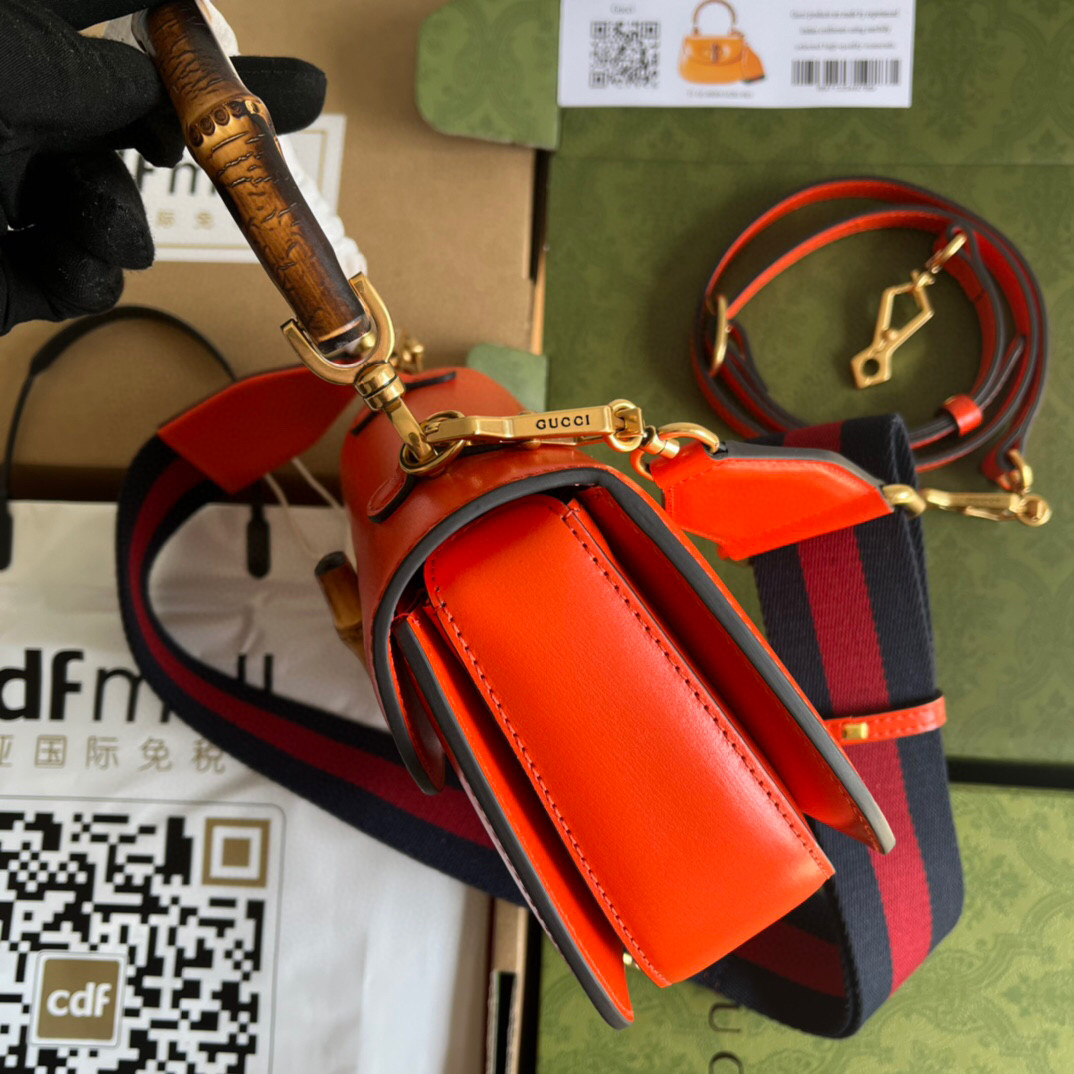 G*u*i bamboo handle bag