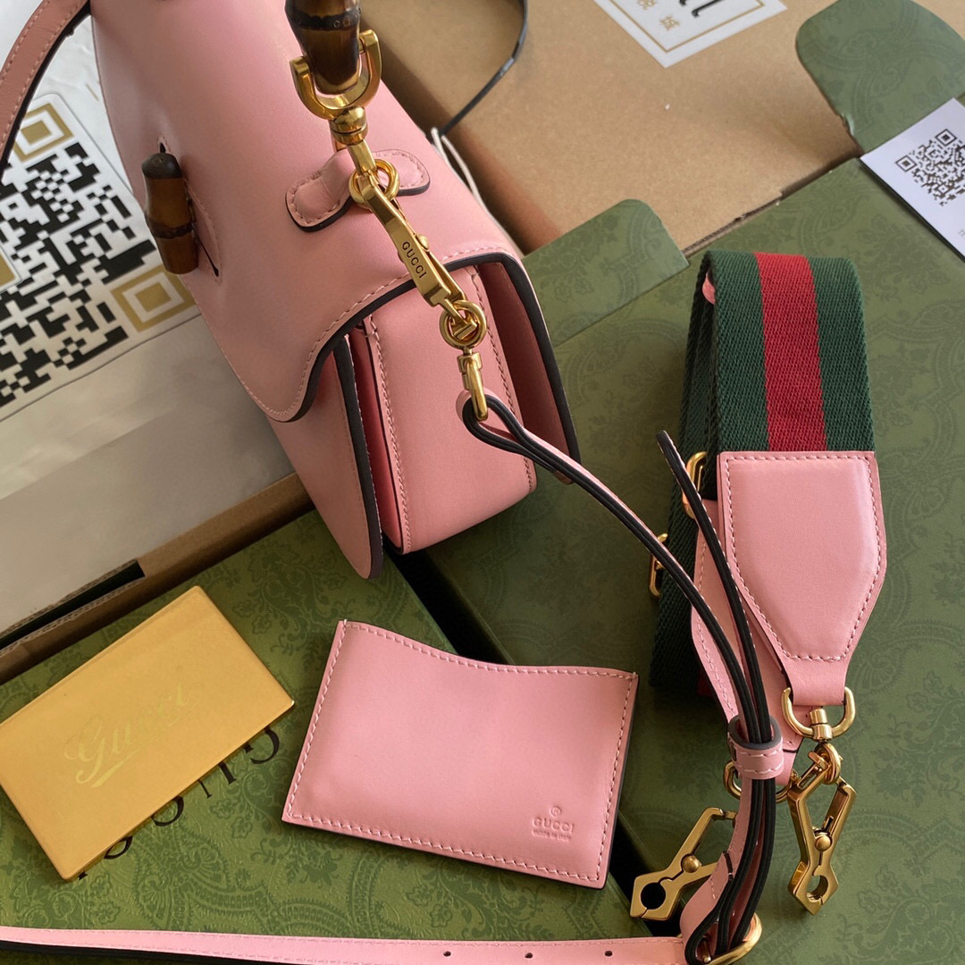 G*u*i bamboo handle bag