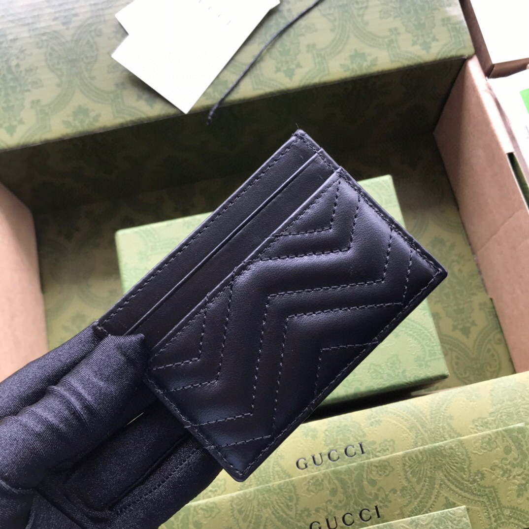 G*u*i card holder