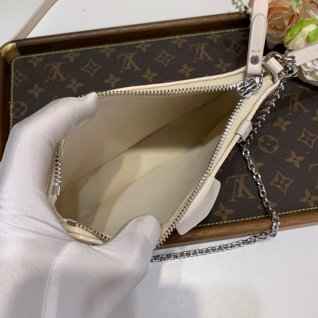 l**is V*t*n easy pouch