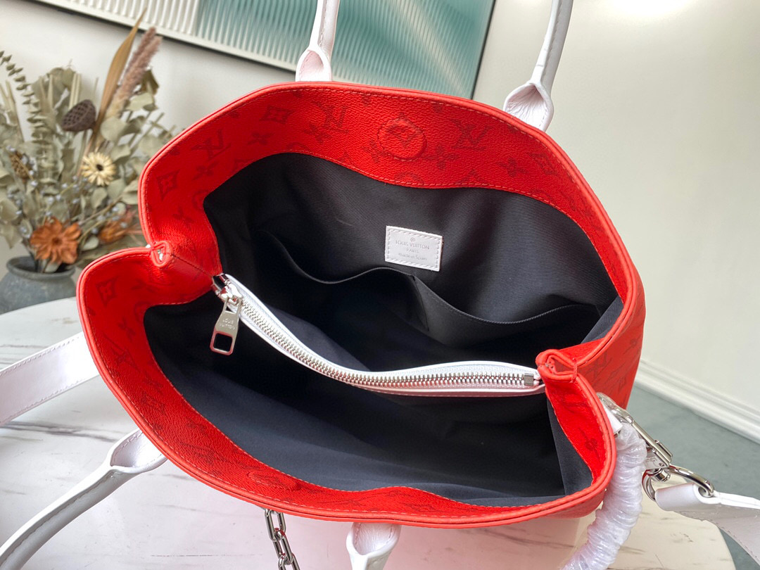 l**is V*t*n carry it tote