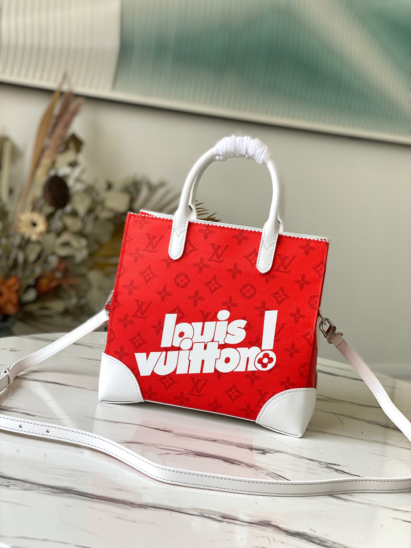 l**is V*t*n carry it tote