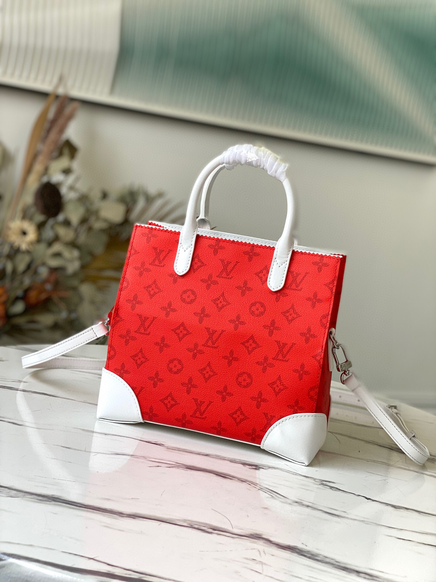 l**is V*t*n carry it tote