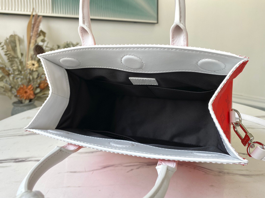 l**is V*t*n carry it tote