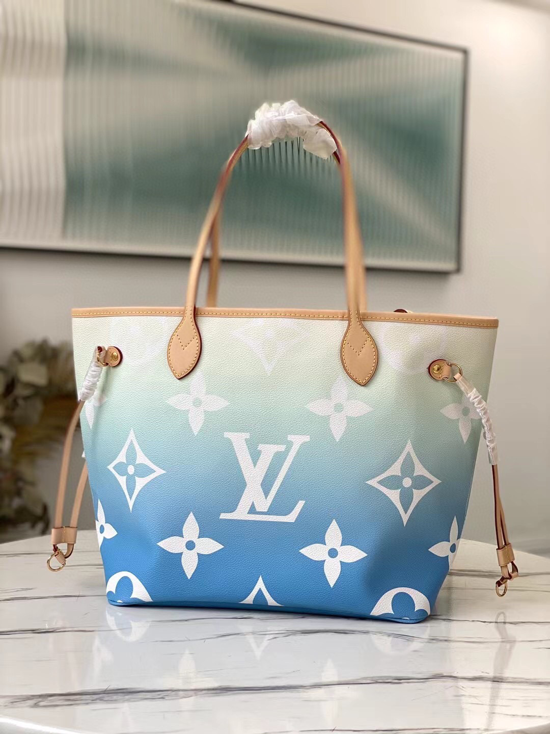 l**is V*t*n neverfull