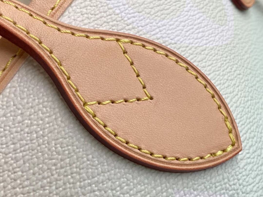 l**is V*t*n neverfull