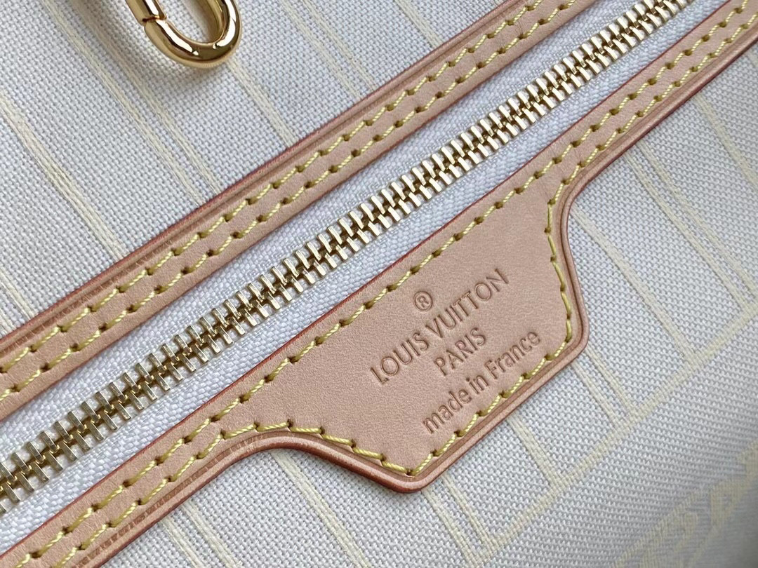 l**is V*t*n neverfull