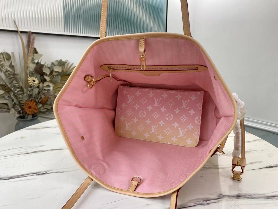 l**is V*t*n neverfull