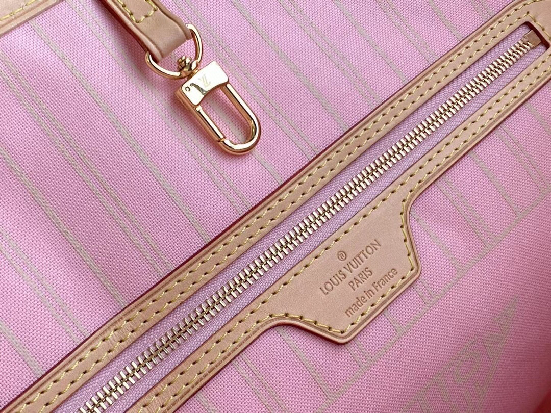 l**is V*t*n neverfull