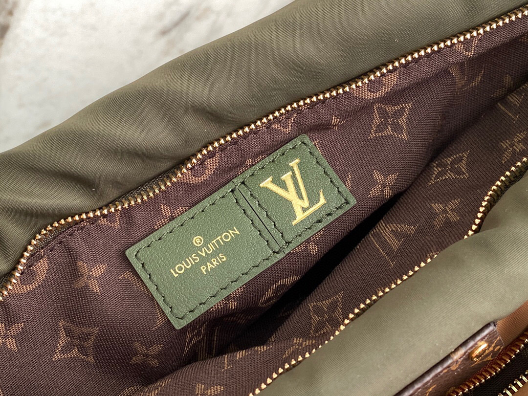 l**is V*t*n maxi multi pochette