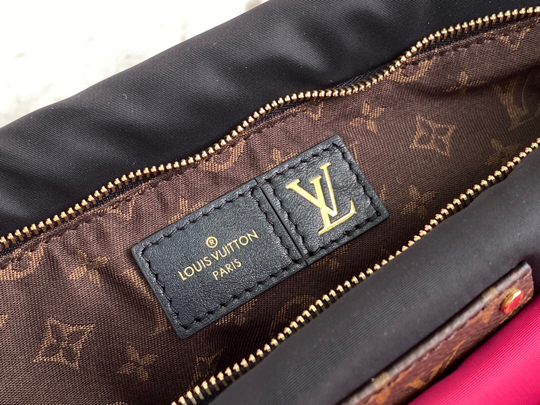 l**is V*t*n maxi multi pochette