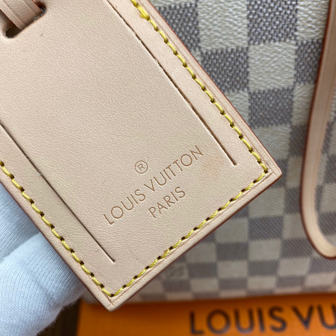l**is V*t*n beaubourg hobo