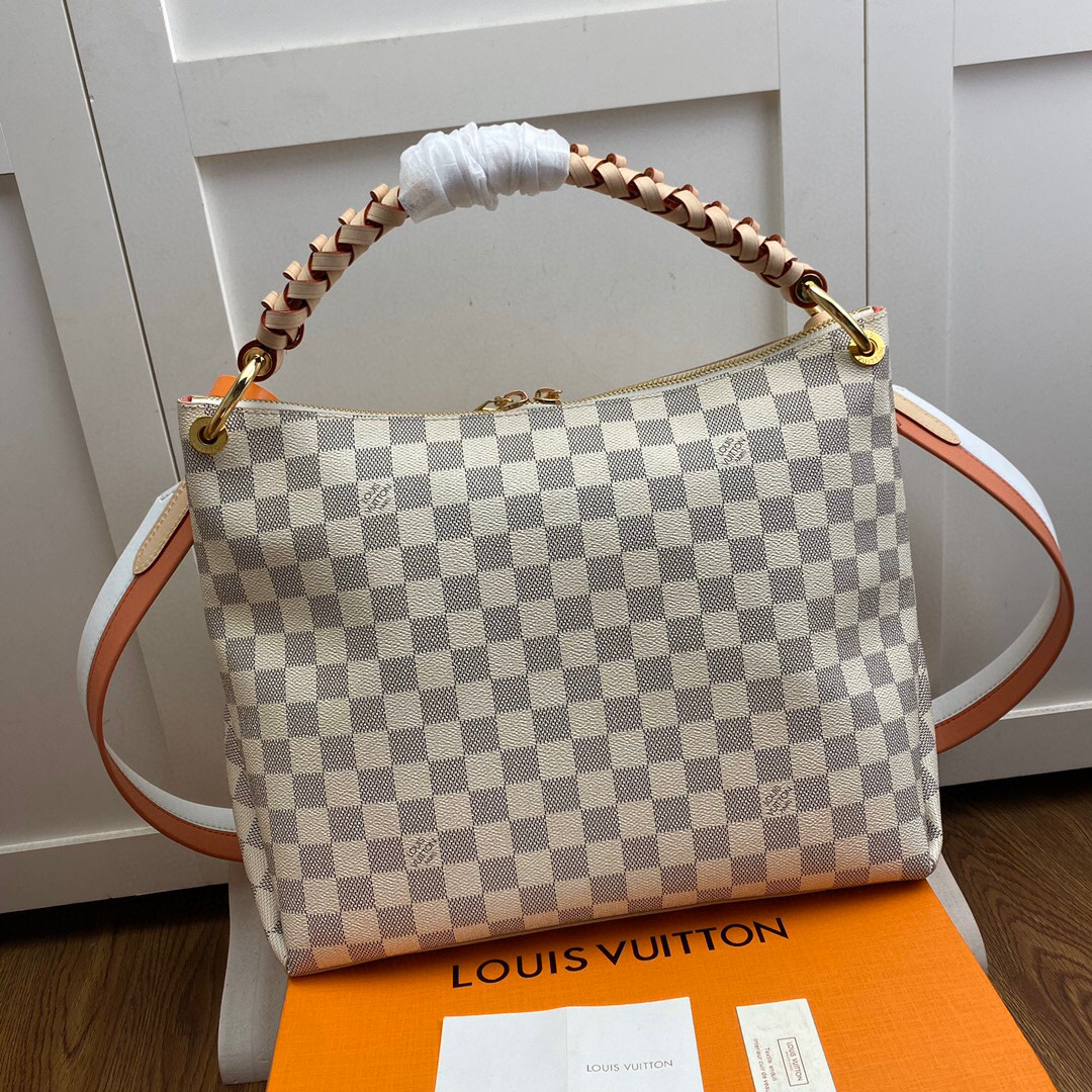 l**is V*t*n beaubourg hobo