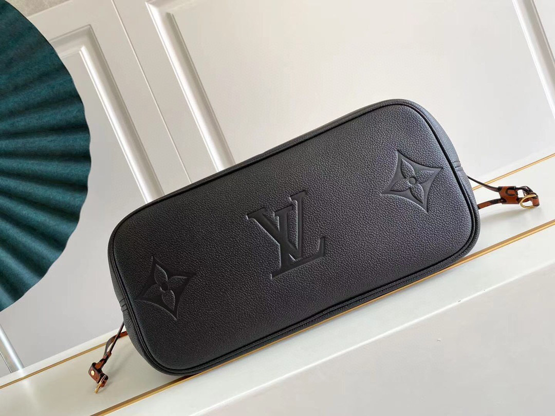 l**is V*t*n neverfull mm
