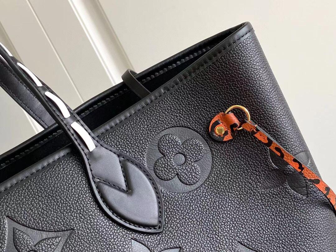 l**is V*t*n neverfull mm