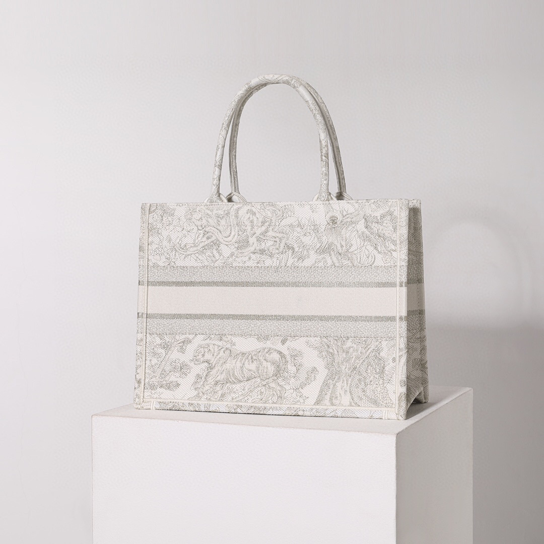 D*or book tote