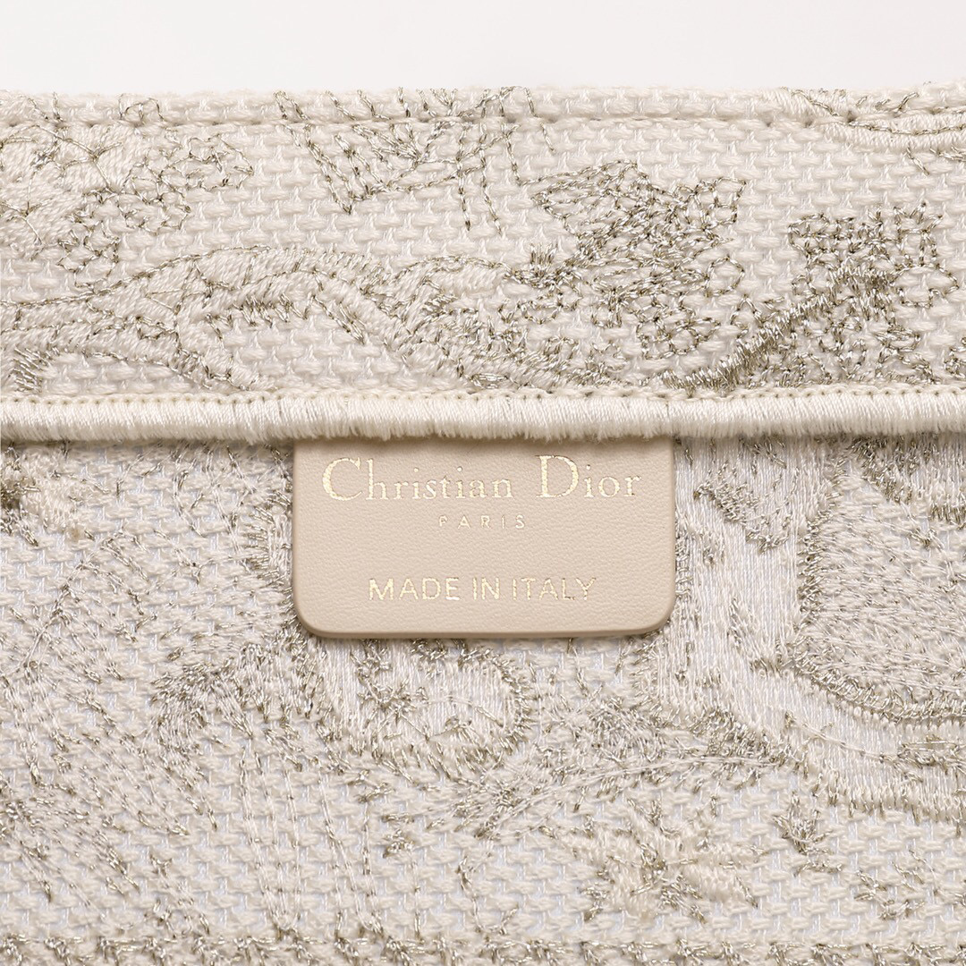 D*or book tote