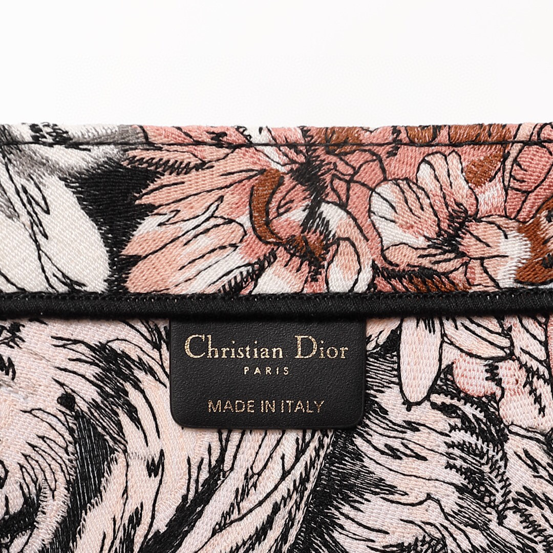 D*or book tote