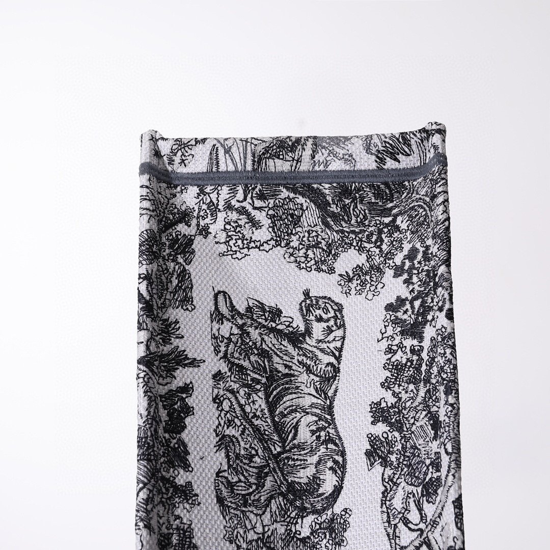 D*or book tote