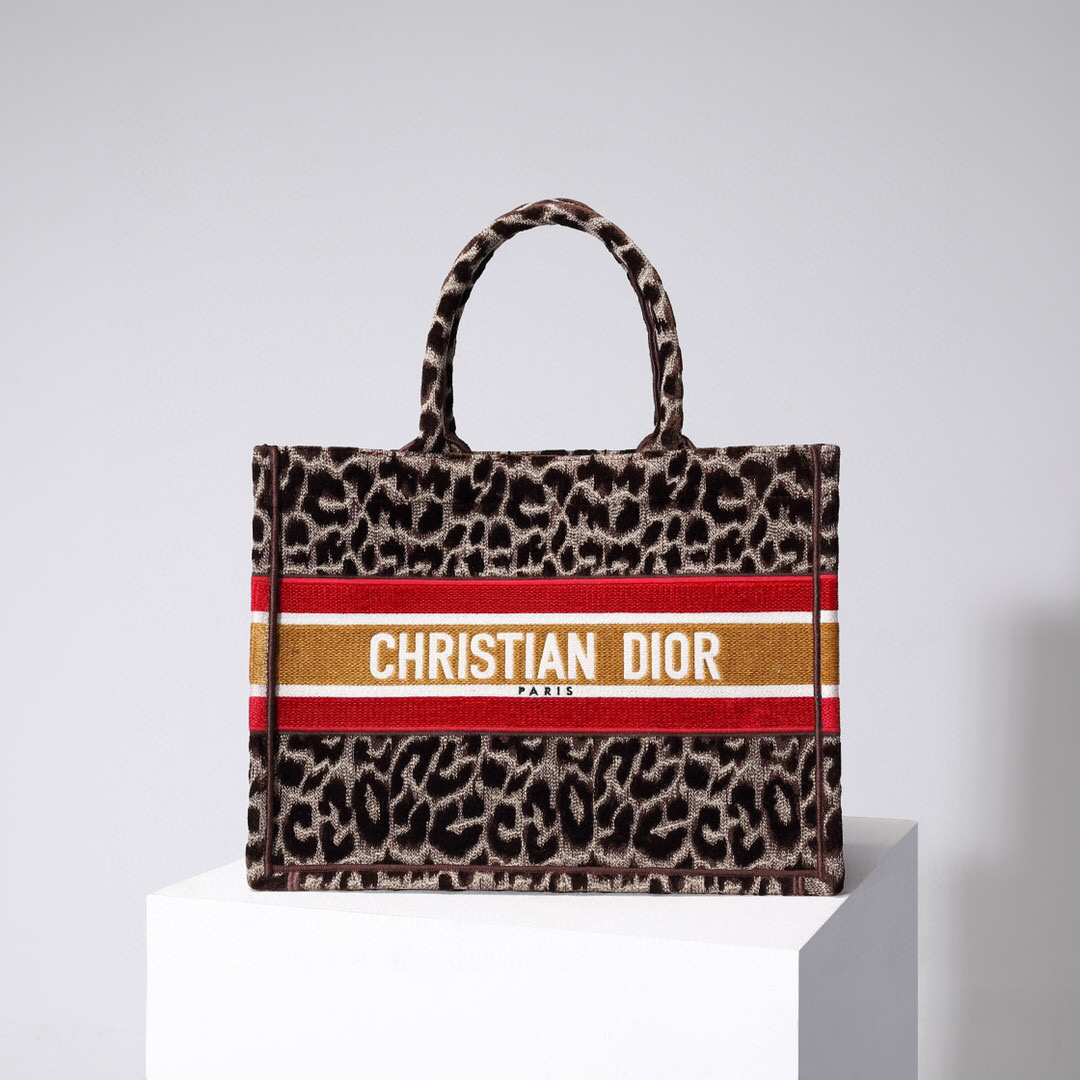 D*or book tote