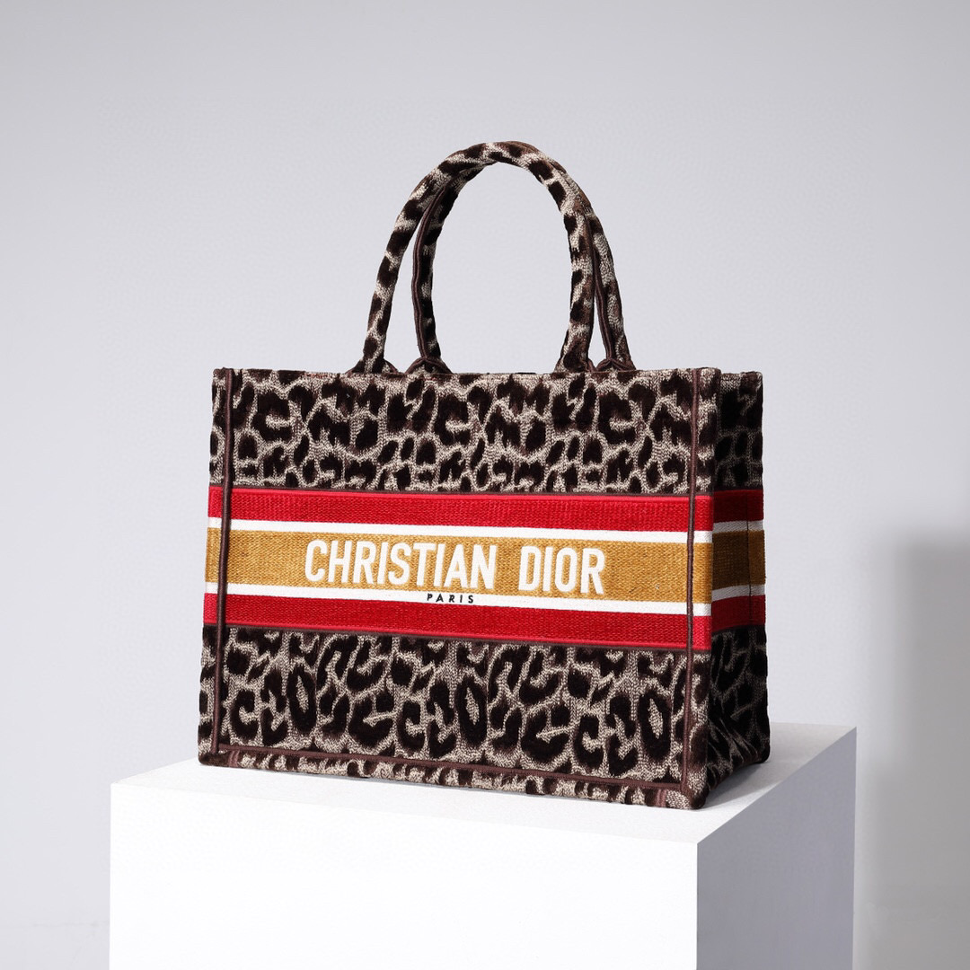 D*or book tote
